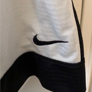 Men’s Nike Size Large Basketball Shorts